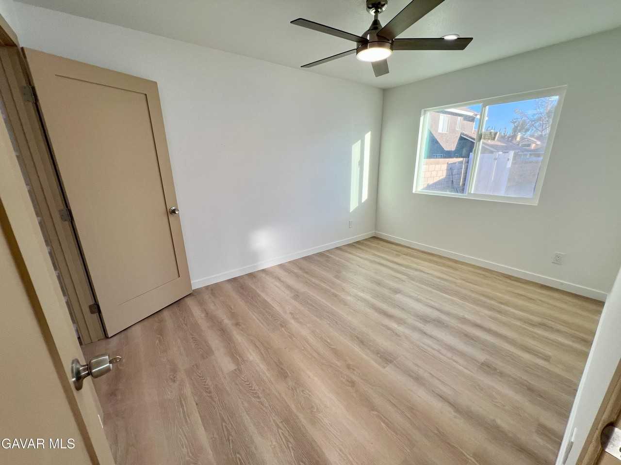 1133 Geraldine Avenue #1133B - Photo 3 of 29