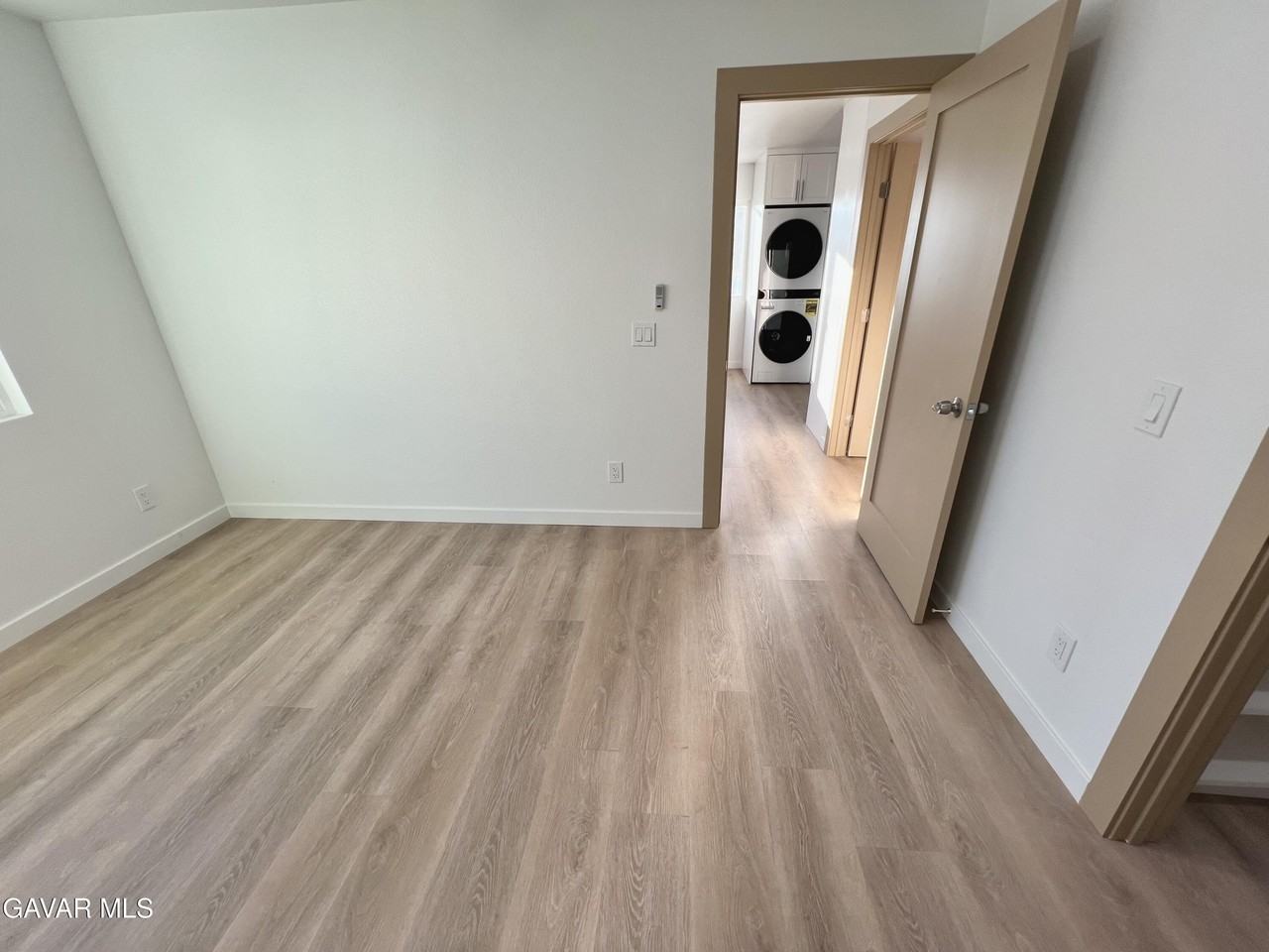 1133 Geraldine Avenue #1133B - Photo 4 of 29