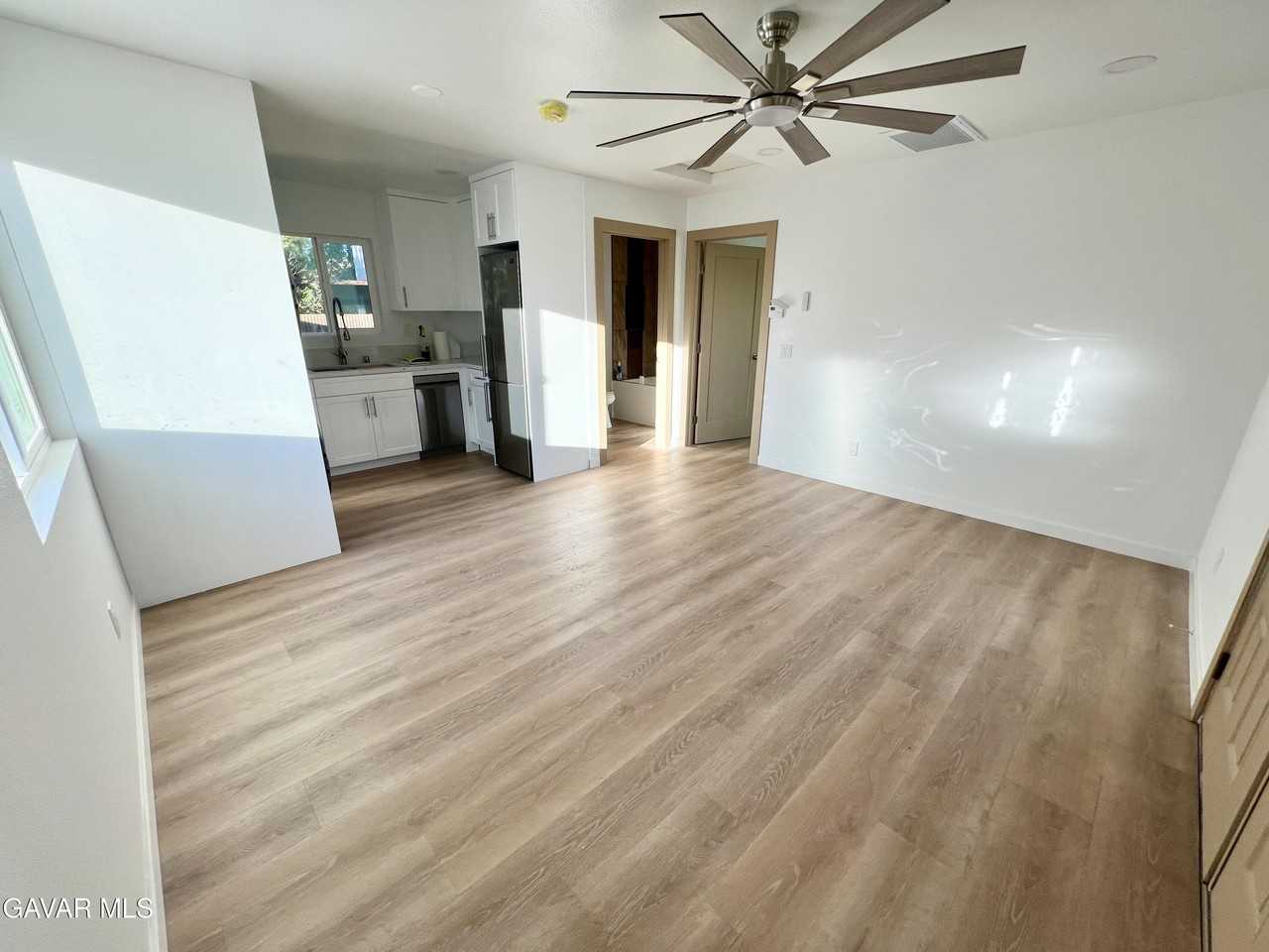 1133 Geraldine Avenue #1133B - Photo 7 of 29