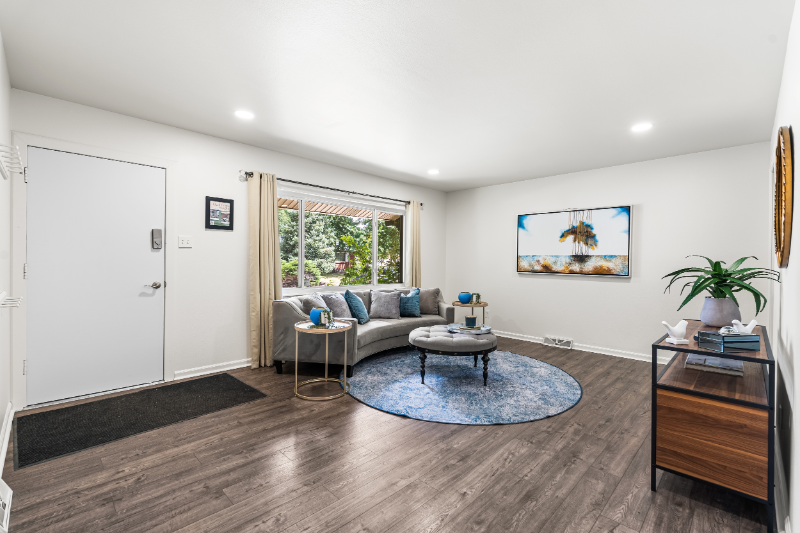 571 S Taft St - Photo 4 of 11