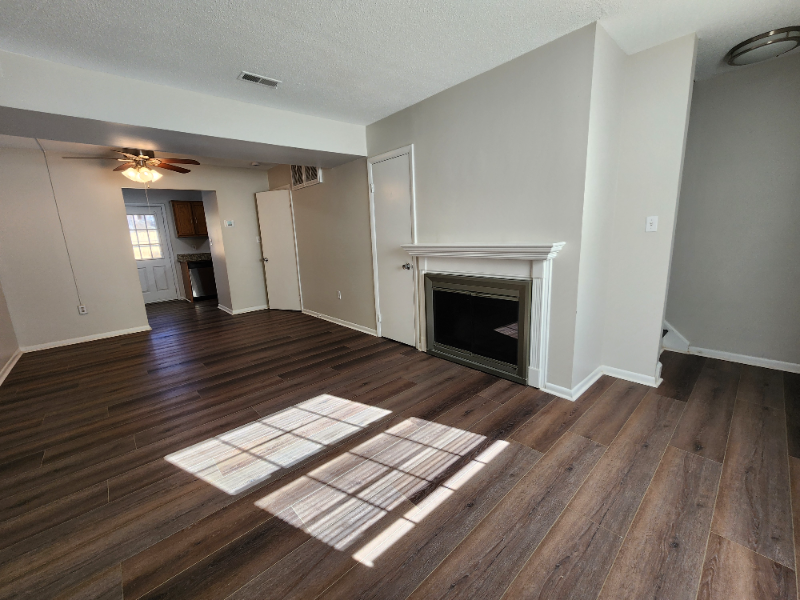 12730 Woodside Ln - Photo 3 of 13