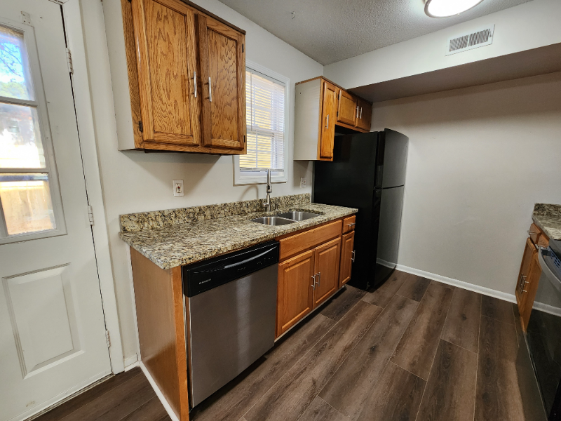 12730 Woodside Ln - Photo 5 of 13