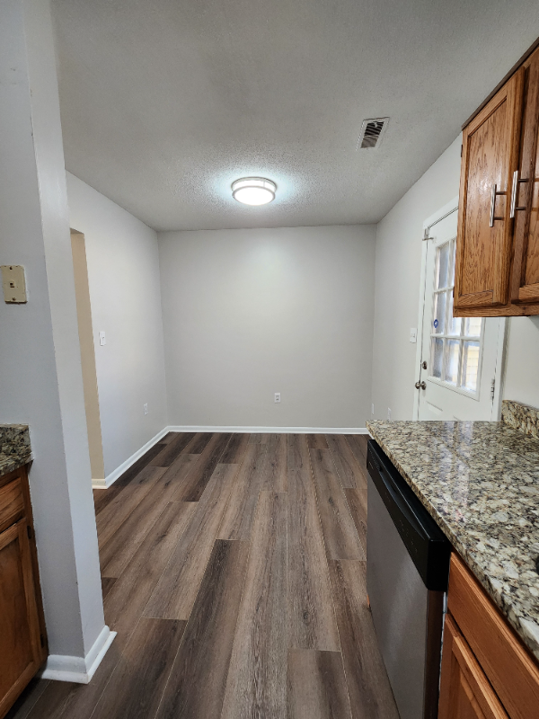 12730 Woodside Ln - Photo 6 of 13