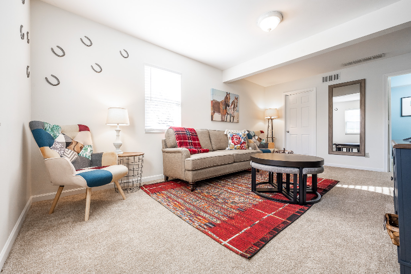 1310 S Woodlawn Ave - Photo 4 of 20