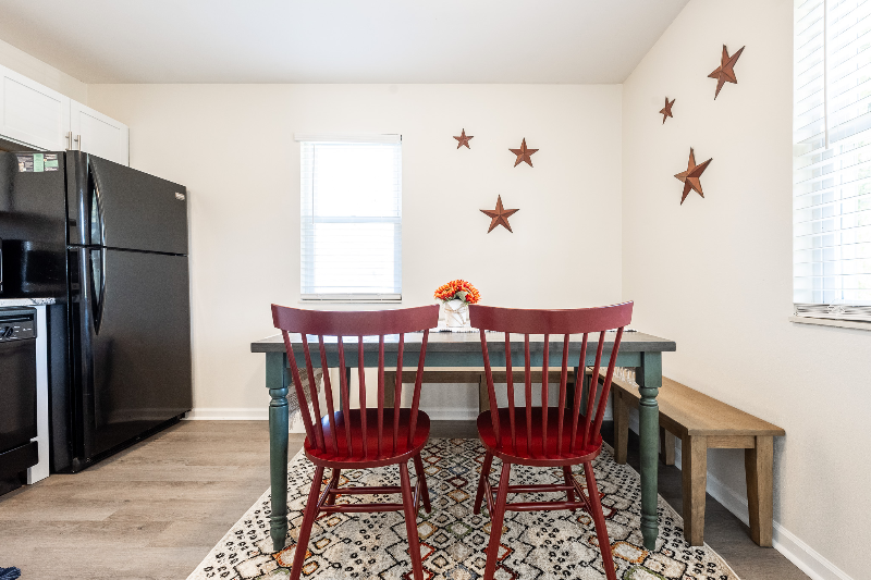 1310 S Woodlawn Ave - Photo 6 of 20