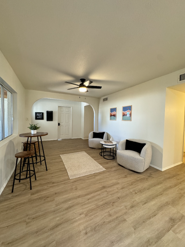 2222 W Morningside Dr - Photo 5 of 8