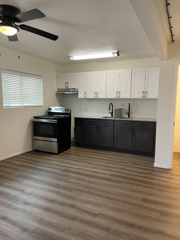 601 North Cameron Avenue #6 - Photo 4 of 5