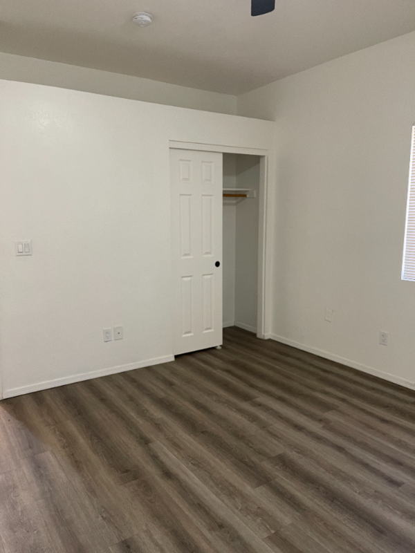 515 E 6th St #2 - Photo 7 of 16