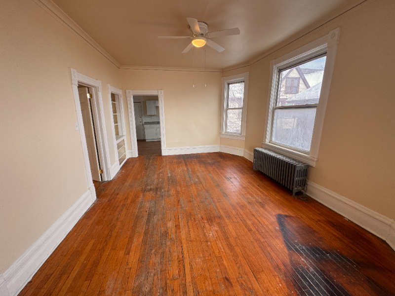 2112 West Greenfield Avenue - Photo 2 of 19