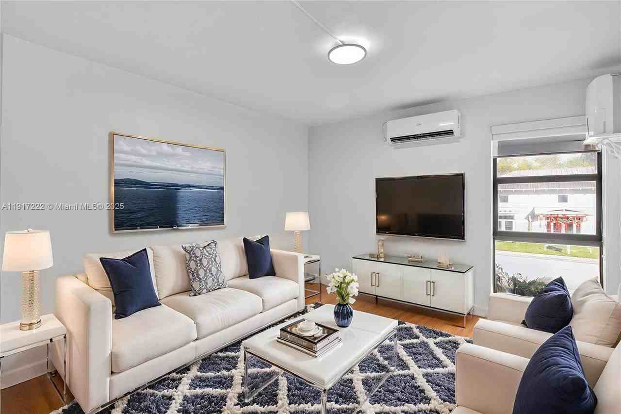 1600 Southwest 42nd Avenue #1600-7 - Photo 2 of 20