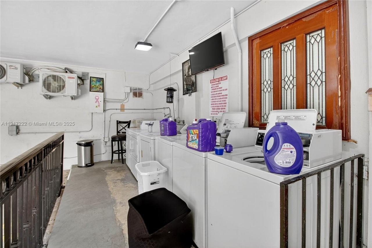 1600 Southwest 42nd Avenue #1600-7 - Photo 5 of 20