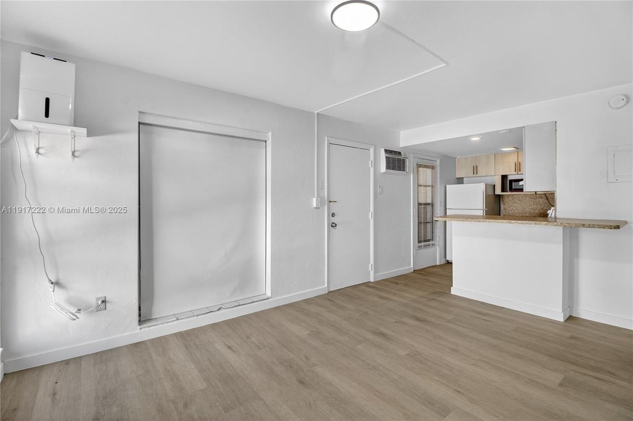 1600 Southwest 42nd Avenue #1600-7 - Photo 6 of 20