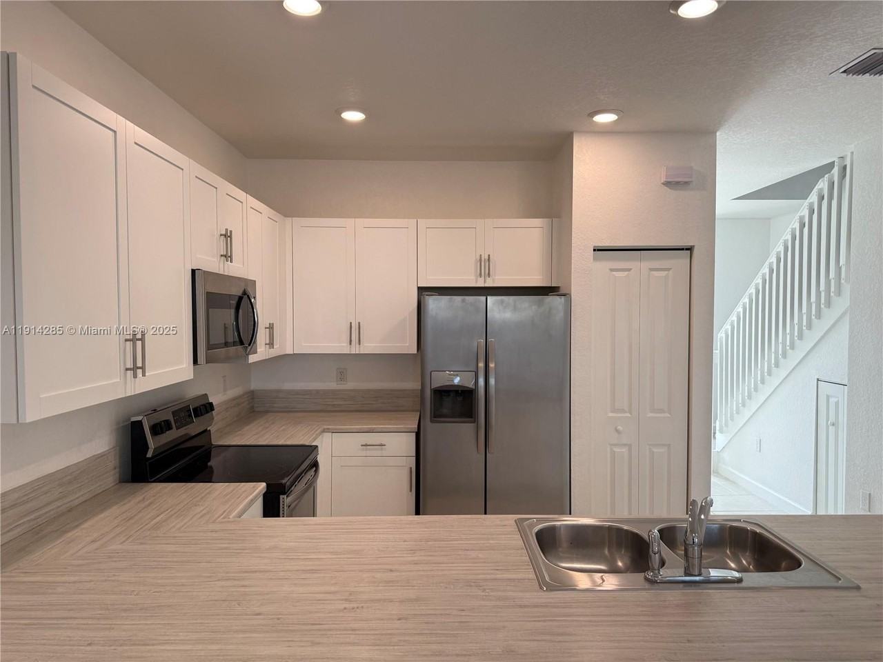 685 Northeast 208th Terrace #685-685 - Photo 3 of 36