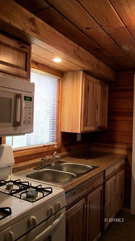 54100 Pine Crest Ave #54100-7 - Photo 3 of 12