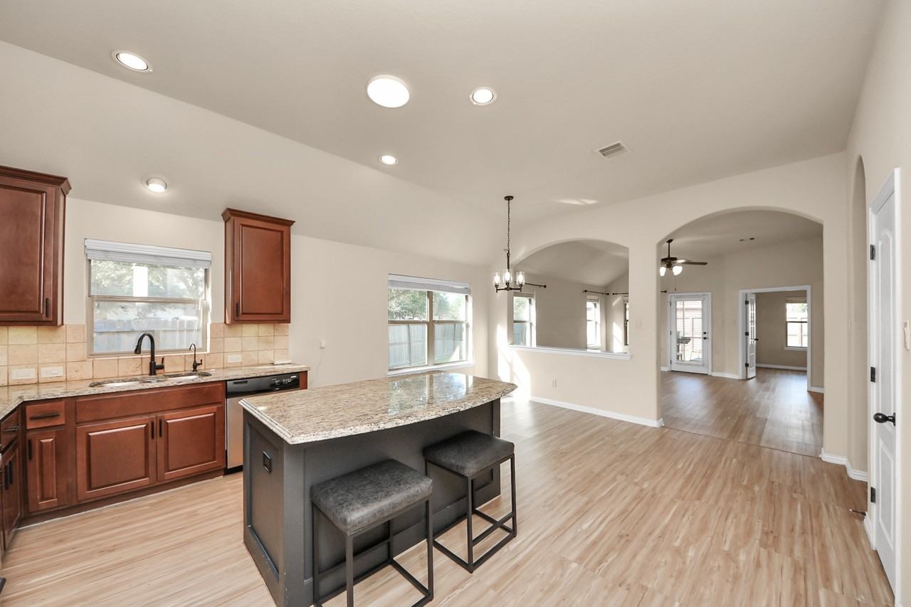 7503 Amber Village Lane #7503 - Photo 5 of 24