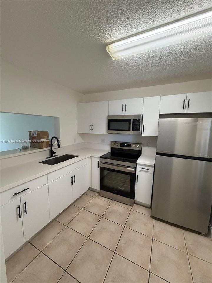 2401 Nw 56th Ave #2401-3103 - Photo 2 of 6