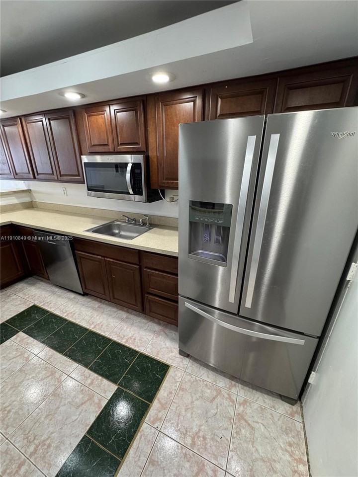 Three Horizons North #1470-912 - Photo 6 of 12