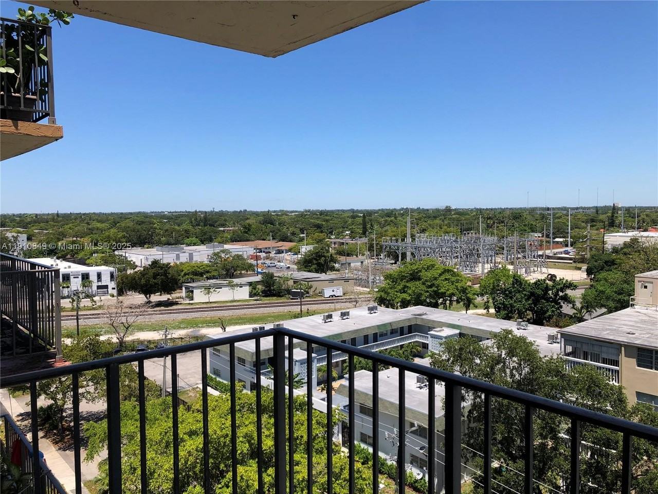 Three Horizons North #1470-912 - Photo 7 of 12