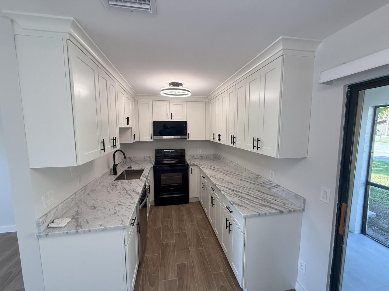 440 Glenwood Drive #440 - Photo 3 of 22