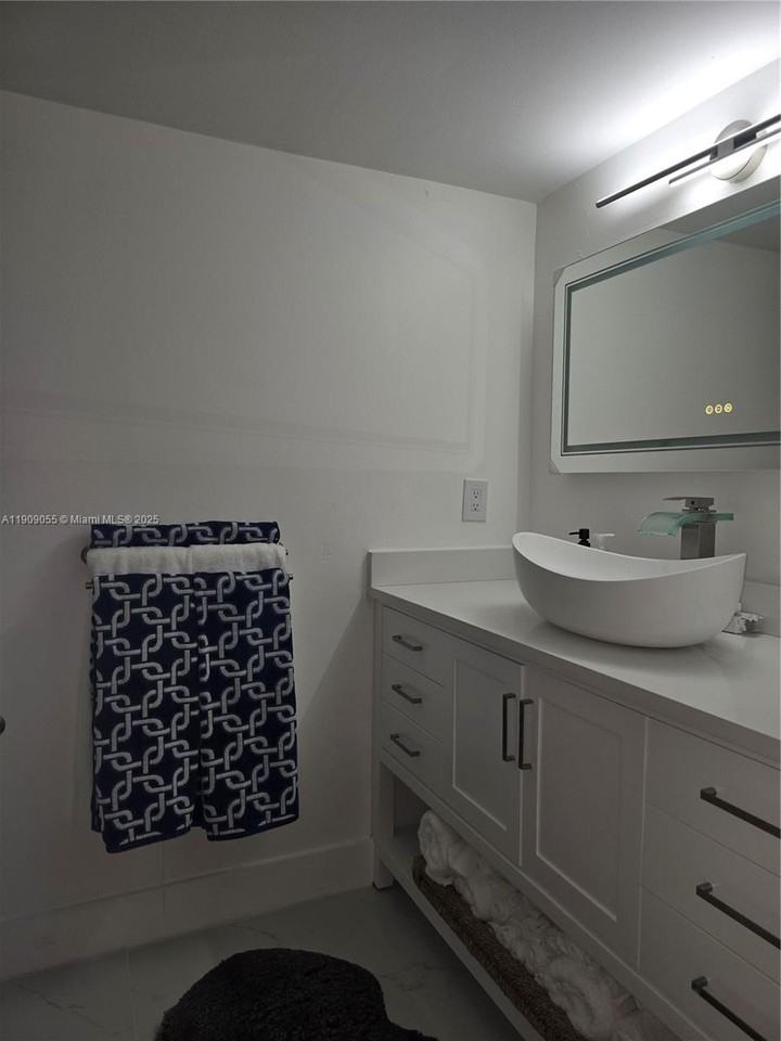 6010 Falls Circle Drive South #6010-206 - Photo 7 of 44