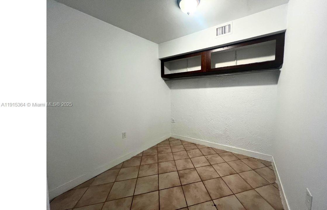 6481 Southwest 39th Terrace #6481-2 - Photo 4 of 14