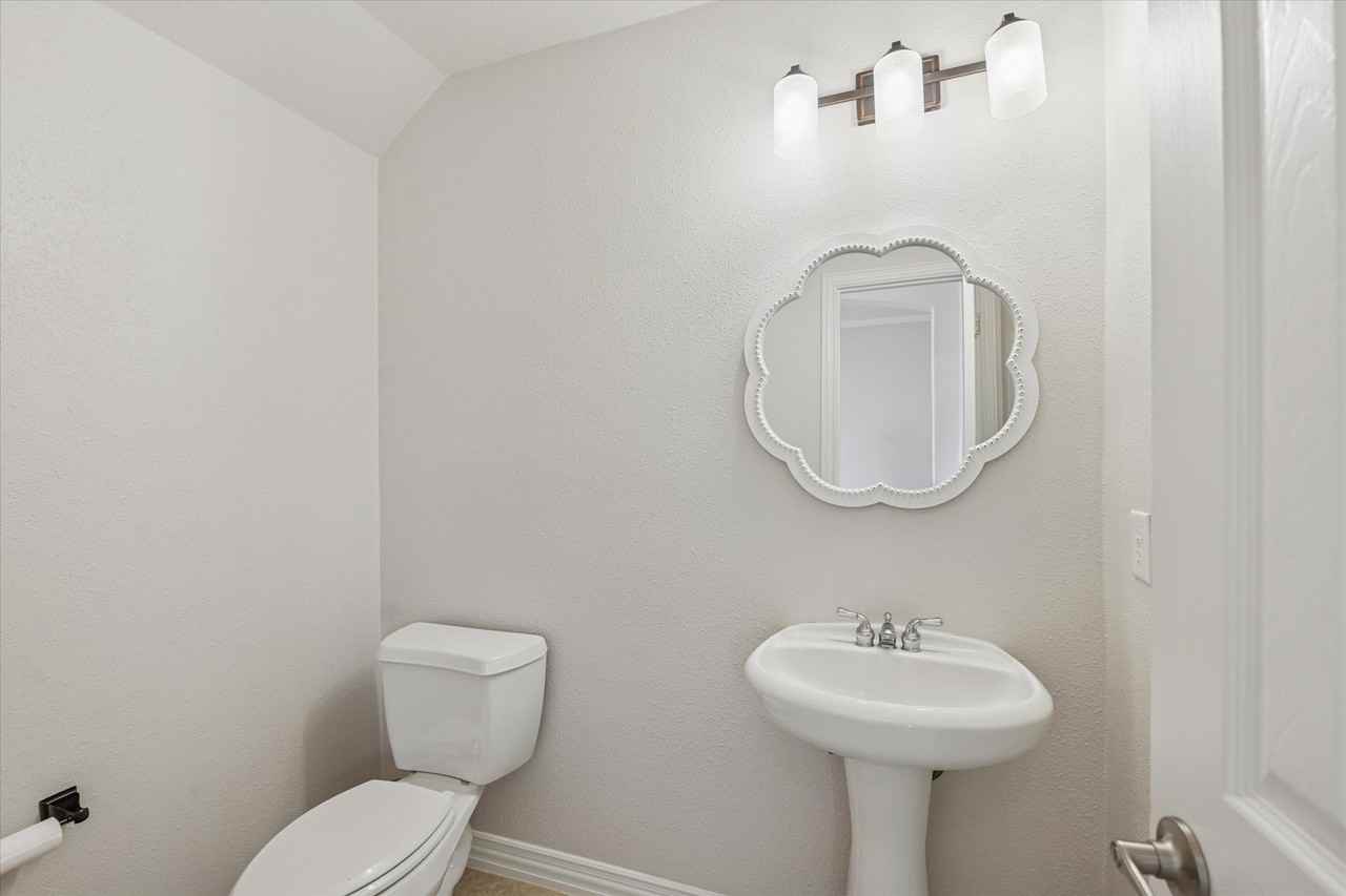 9206 Sunlight Oak Ln #9206 - Photo 4 of 30