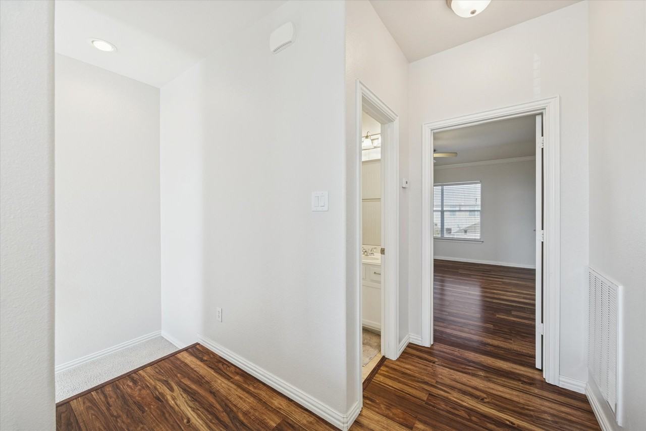 9206 Sunlight Oak Ln #9206 - Photo 5 of 30