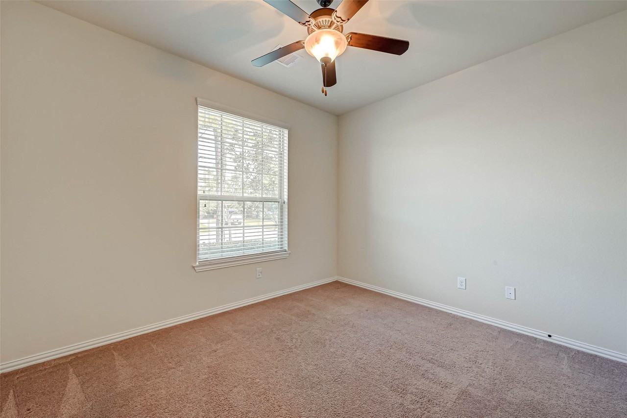 21219 Barrett Creek Ln #21219 - Photo 5 of 47