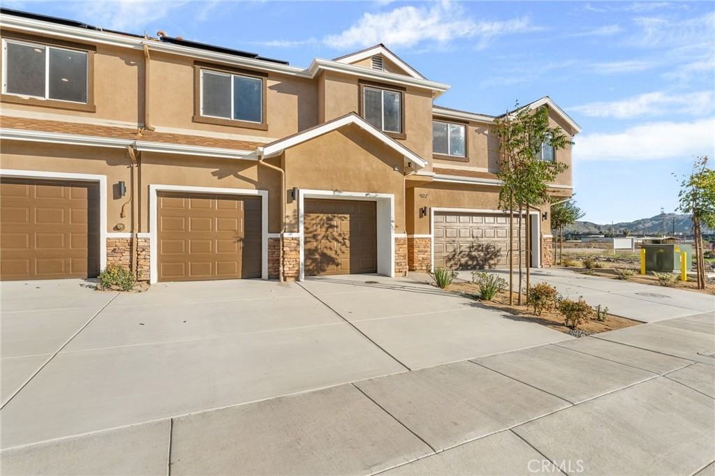 902 Hert St #902 - Photo 5 of 34