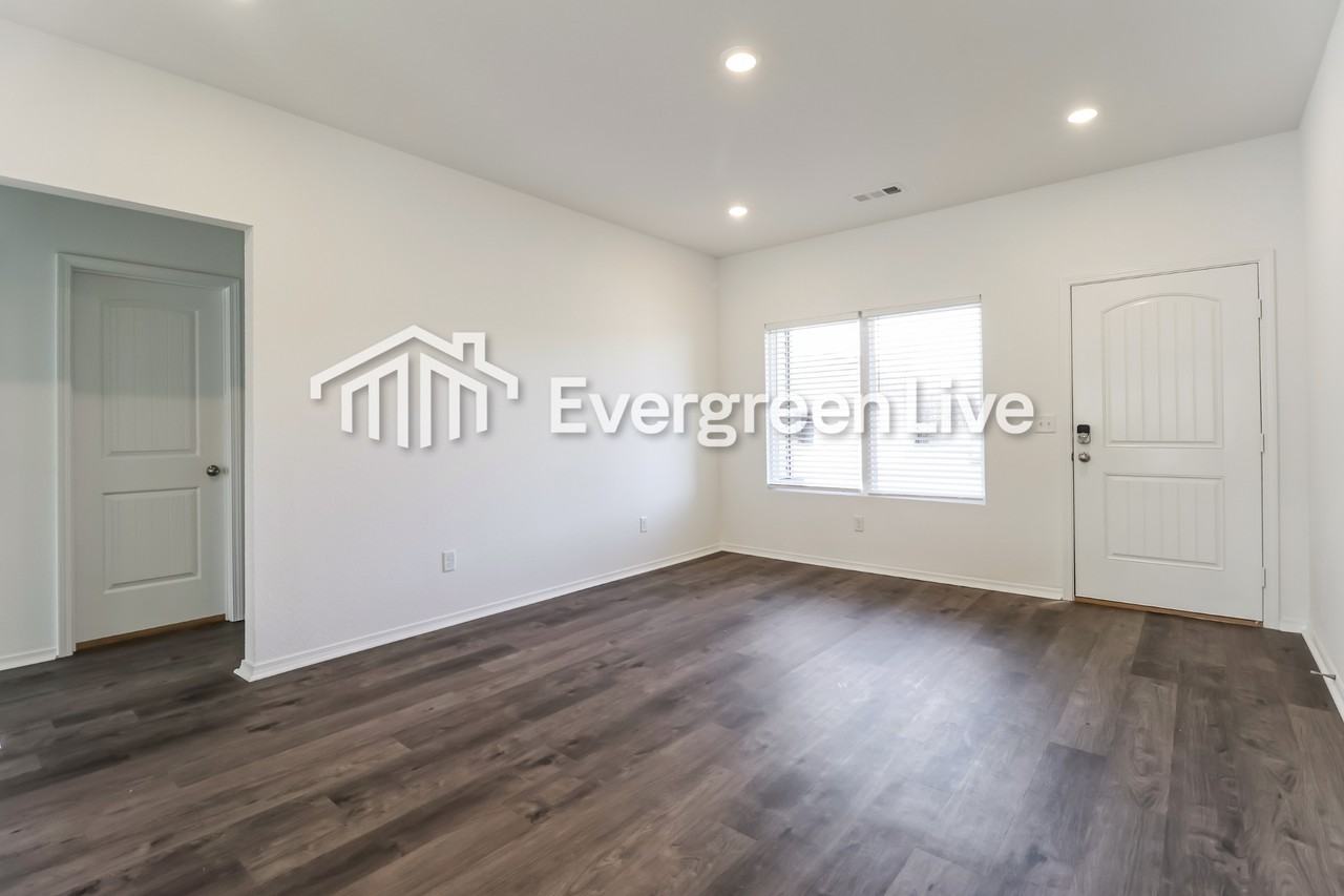 42 Ten Point Ln - Photo 4 of 16