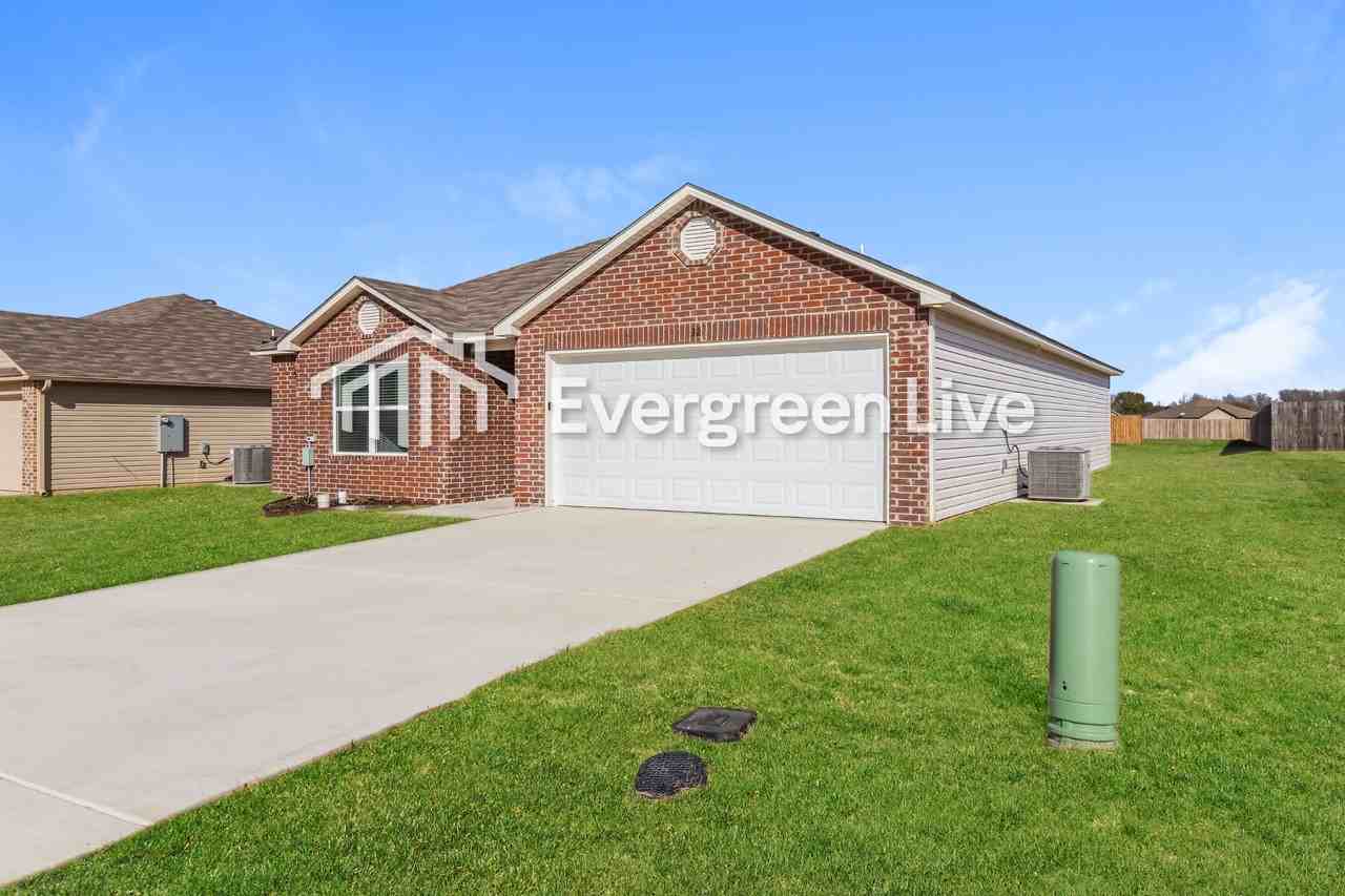 32 Ten Point Ln - Photo 3 of 16