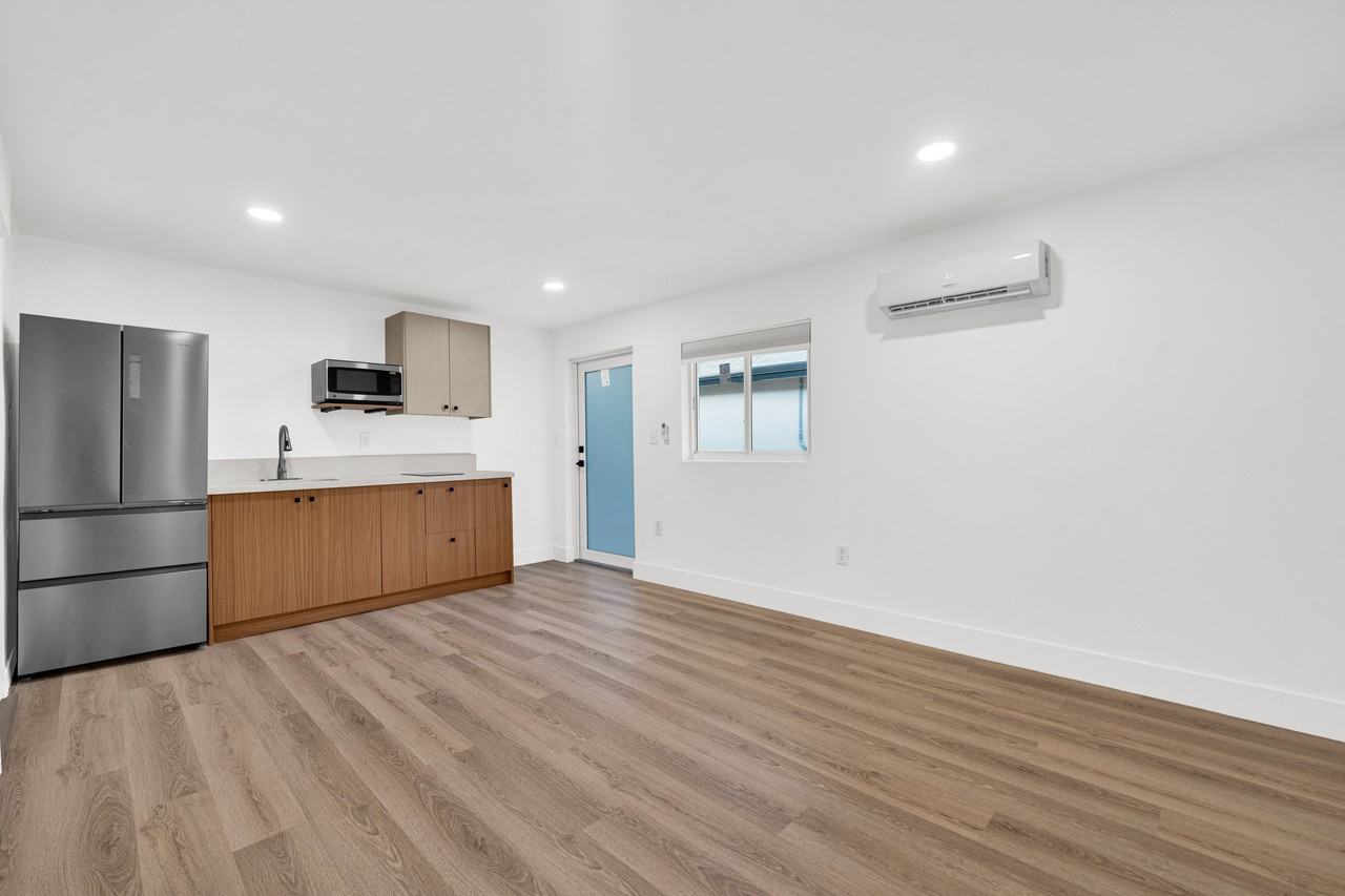 4701 Southwest 104th Court #3 - Photo 4 of 9