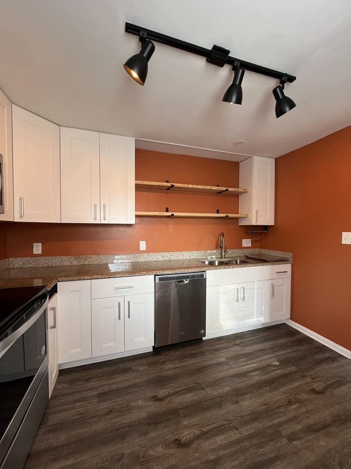 2900 Peronne Avenue #1 - Photo 6 of 31