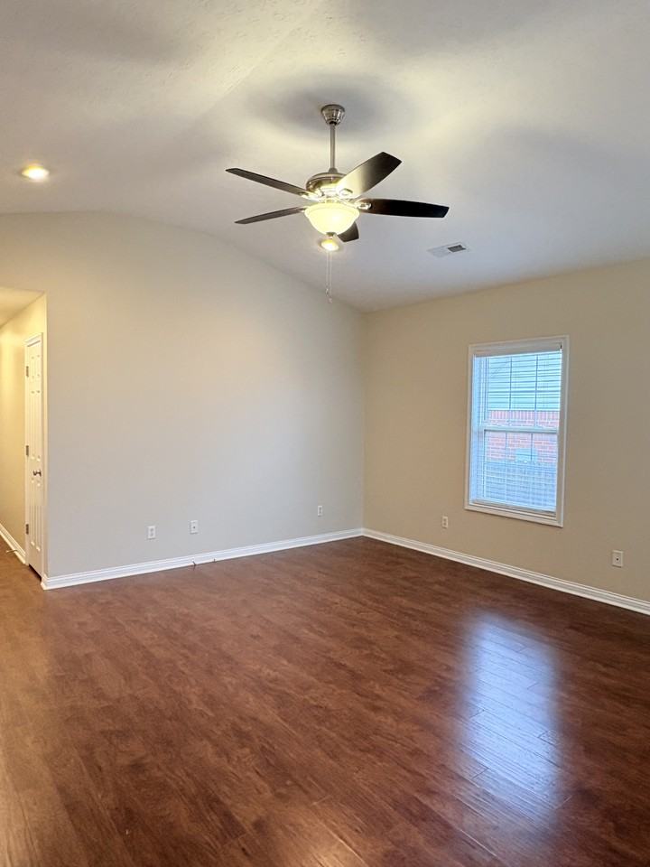 338 Catalpa Circle #NA - Photo 3 of 20