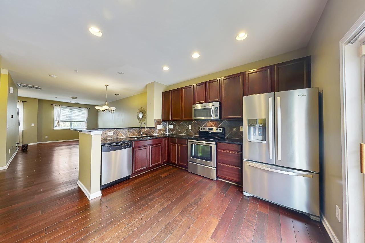 2652 Weddington Avenue #2652 - Photo 3 of 18