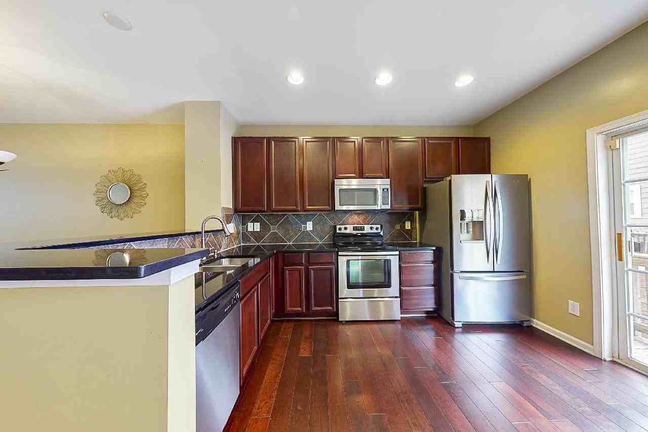 2652 Weddington Avenue #2652 - Photo 4 of 18