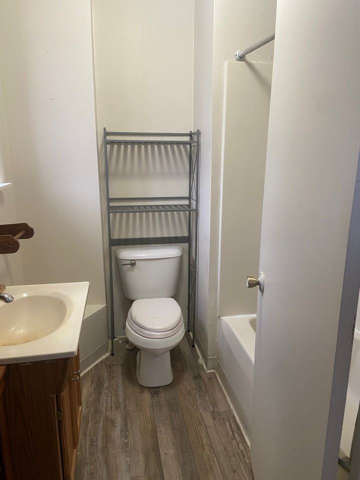 324 Union St #4 - Photo 4 of 6