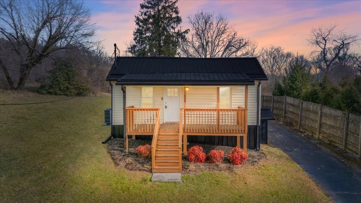 1471 E State St #NA - Photo 3 of 23