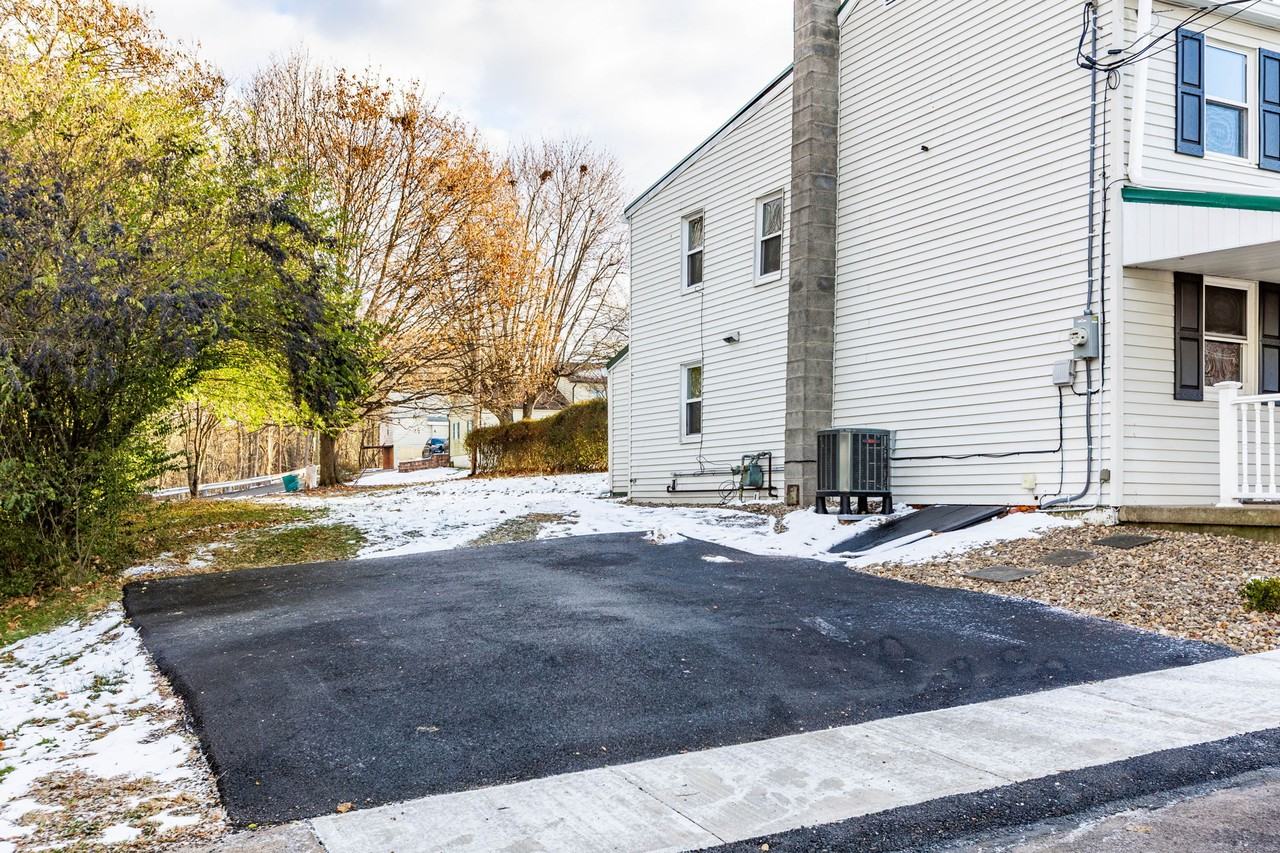 1266 Vine Street #NA - Photo 4 of 24