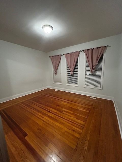 143 Christina St S - Photo 5 of 11