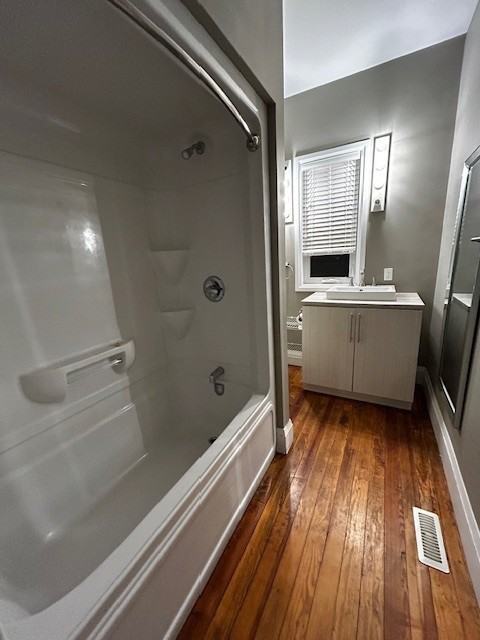 143 Christina St S - Photo 6 of 11