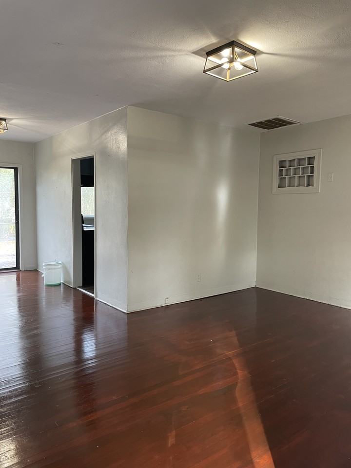 3608 35th St #NA - Photo 2 of 8