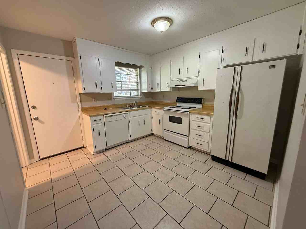 4943 Yacht Harbor Drive - Photo 5 of 13