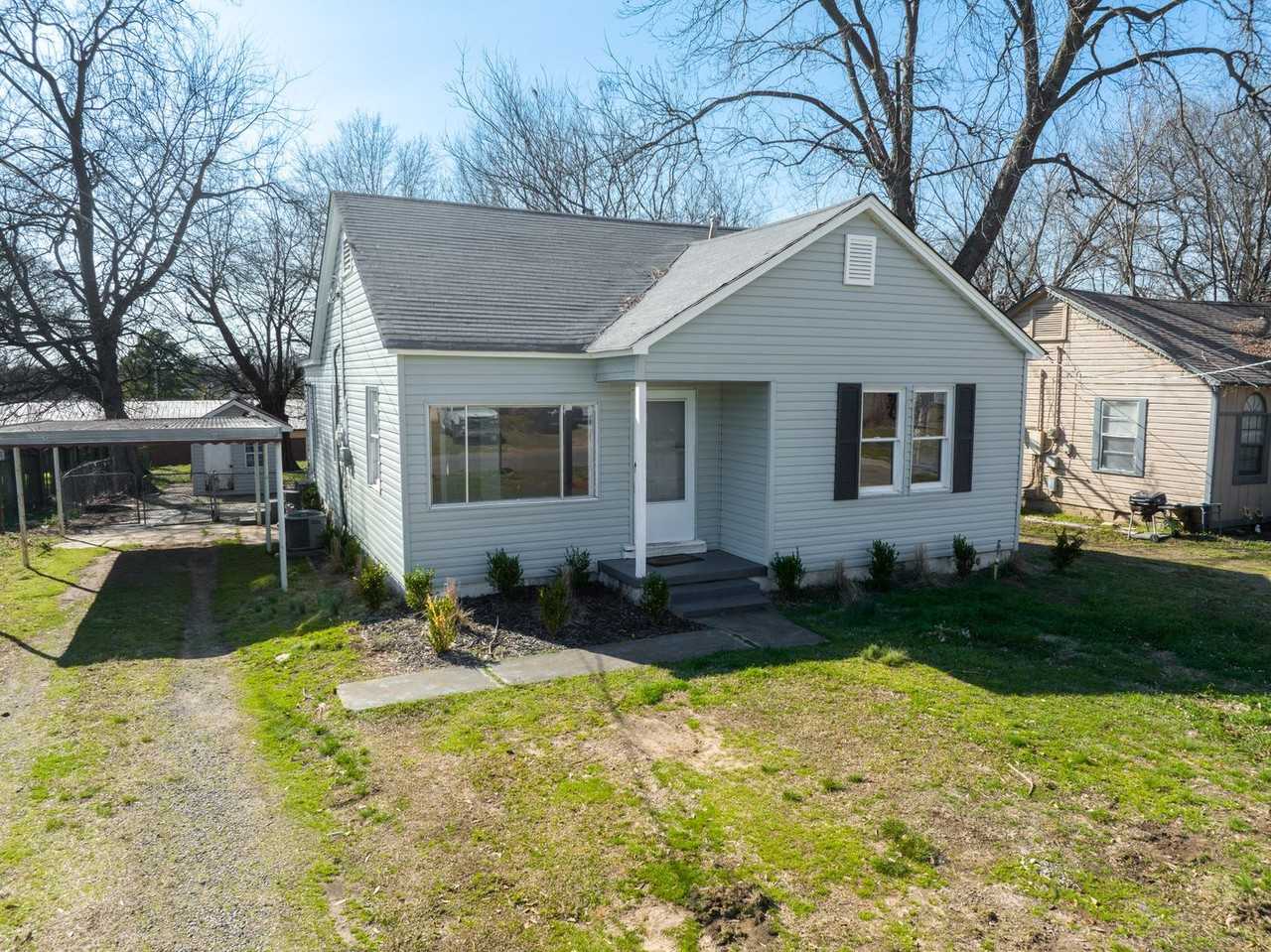 1101 N 44th St - Photo 6 of 20