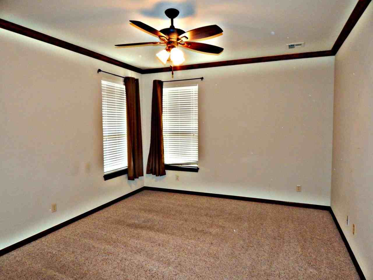 65 Bonaire Dr - Photo 6 of 11