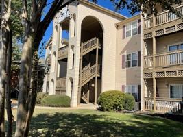 featured image of 190 Wexford Dr #102