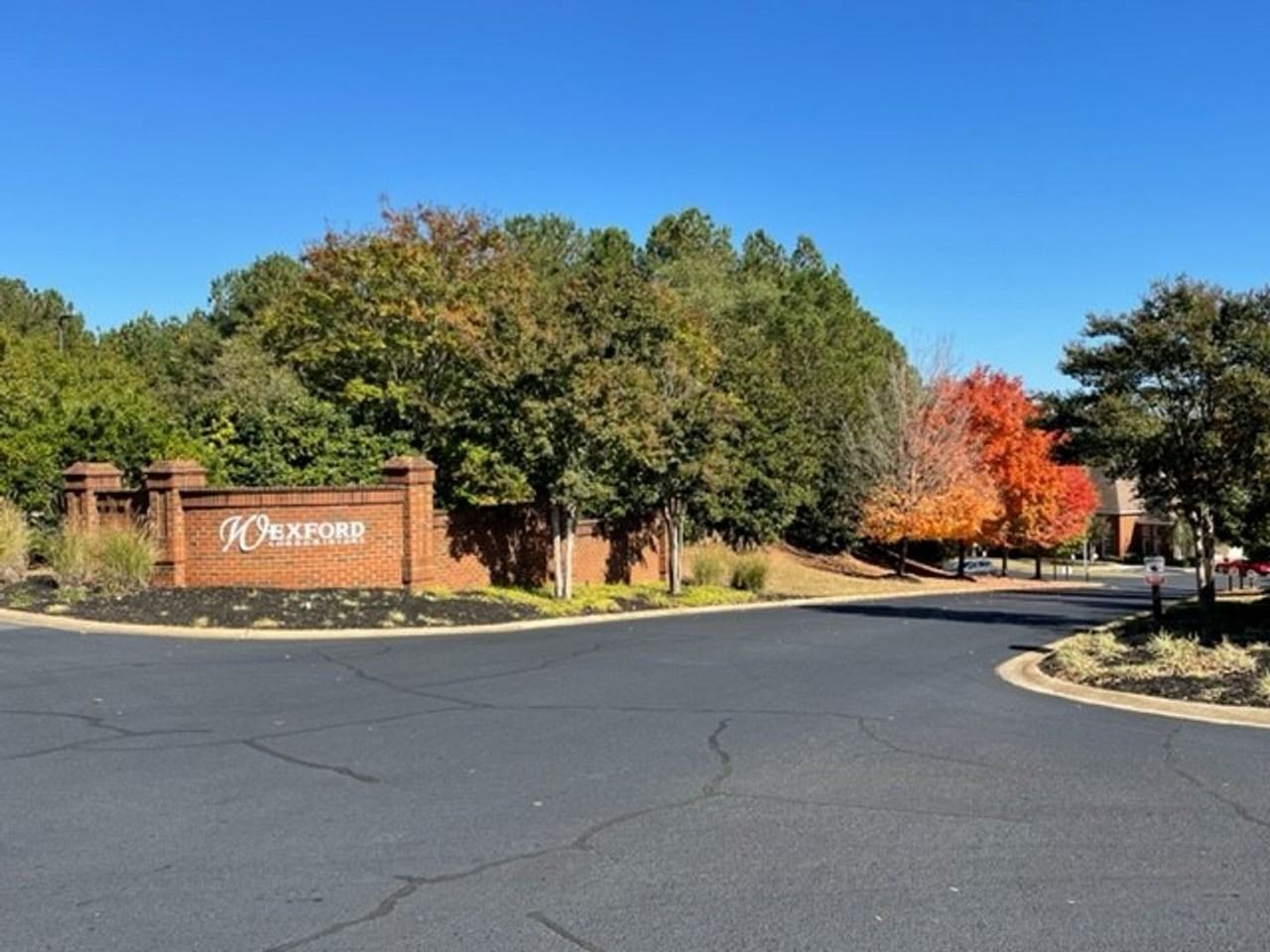 141 Wexford Dr #300 - Photo 2 of 13