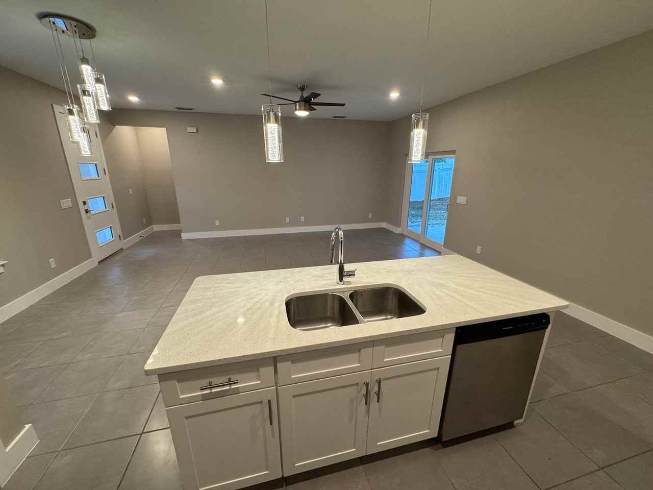 119 Lily Lane - Photo 6 of 36