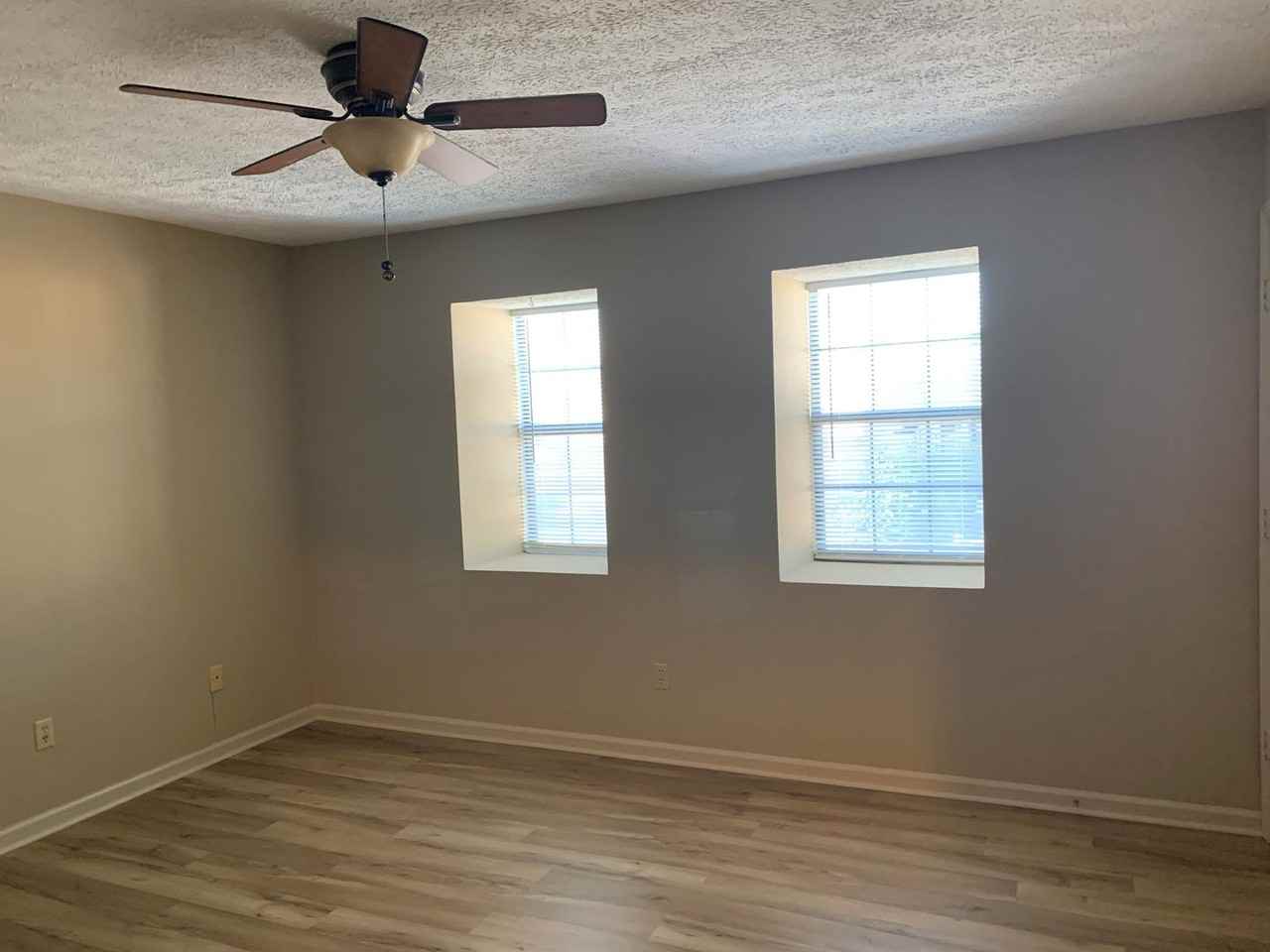 88 Cape Charles Square - Photo 5 of 7