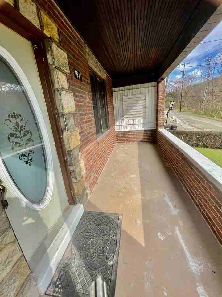 1617 Oak Avenue - Photo 3 of 29